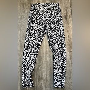 ZYIA Snow Leopard Brilliant 7/8 Leggings